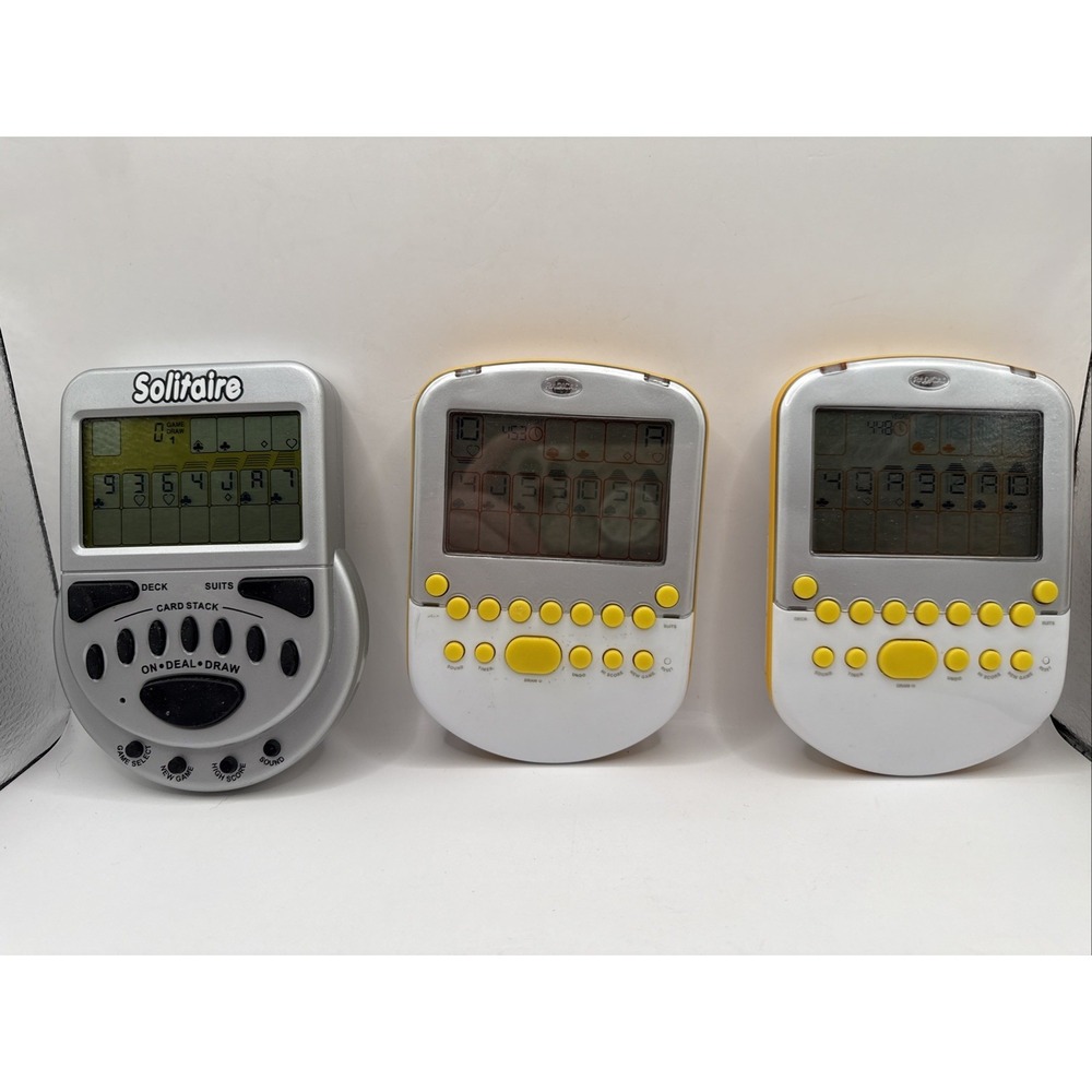 Radica Big Screen Solitaire Electronic Handheld Game Yellow White 2008 READ